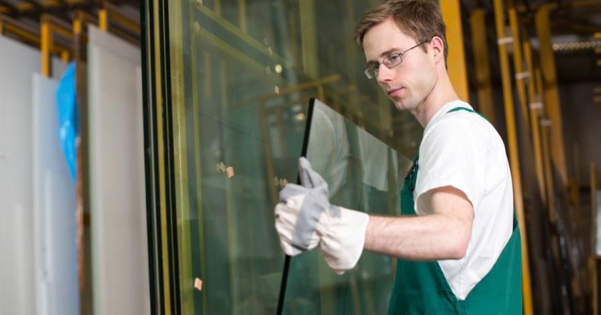 Voor het vernieuwen van glas in huis, schakelt u de ervaren glaszetters van Glaspunt B.V. in.